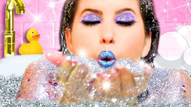 外国美女恶搞挑战,用100瓶闪光粉泡澡,出浴那刻我不淡定了