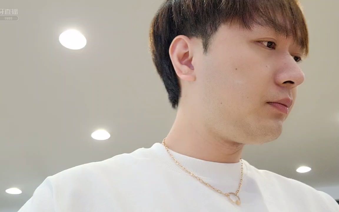 虎牙-小小小酷哥组织_2022-04-02-大象up,今天弹幕抽奖