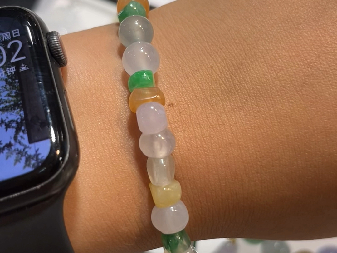 翡翠手串一般几个珠子(翡翠手串多少颗为一串最好)
