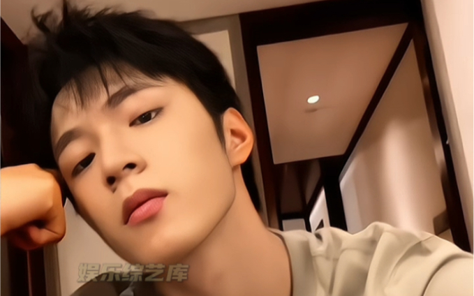 刘耀文说不喜欢时代团的音乐 #刘耀文楼外楼采访 他真的好敢说!