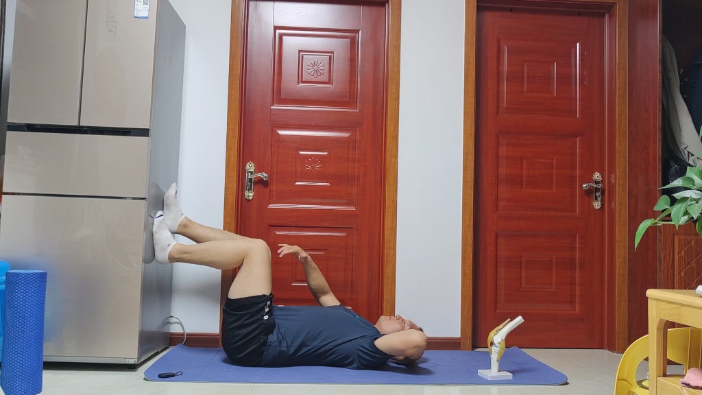 股骨远端骨折术后,如何练习膝盖弯曲?