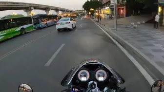 Tải video: 凯旋thruxton rs 骑行声浪