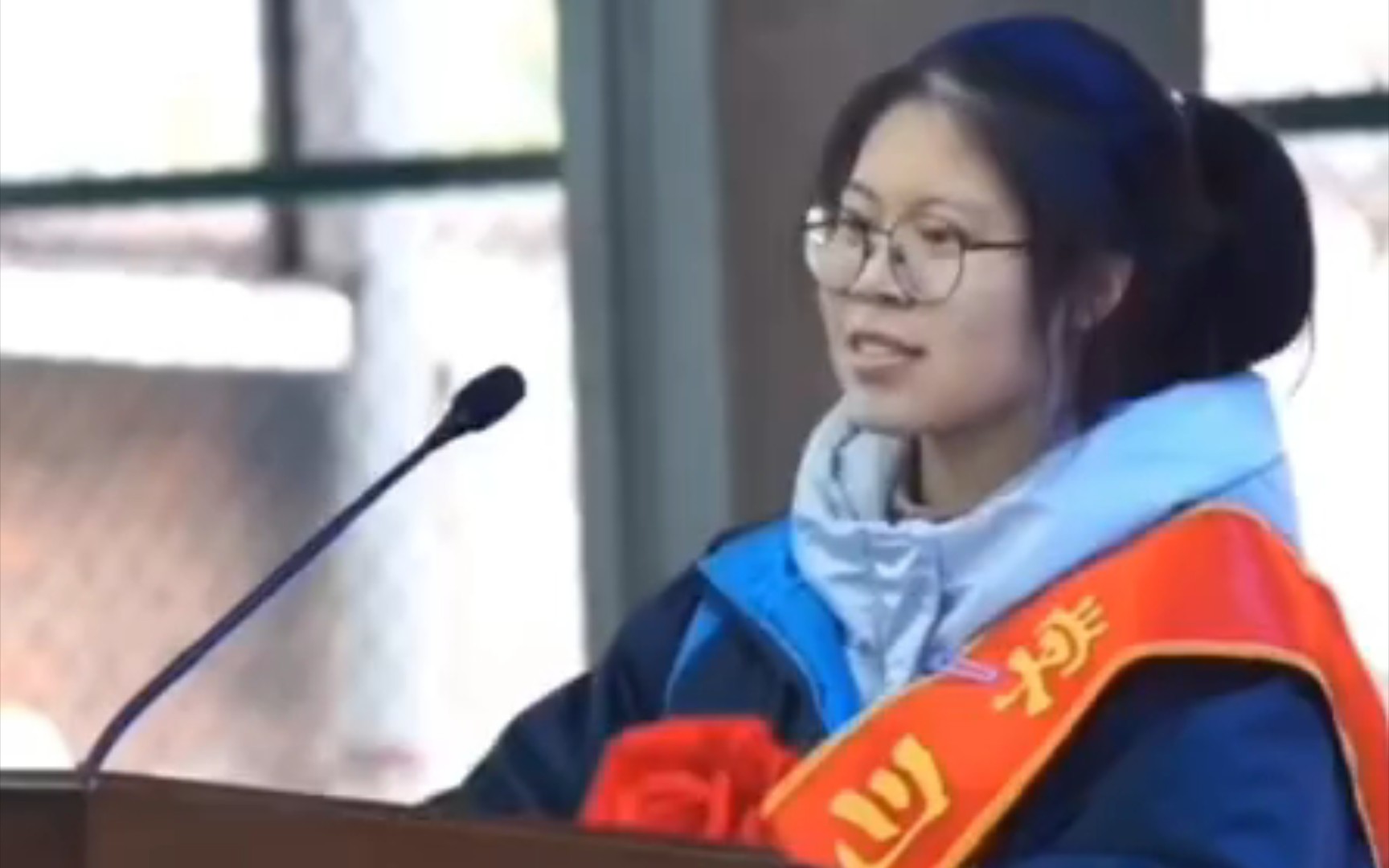 六百多分的成绩就是很耀眼ⅠⅠ去年被网暴的百日誓师女孩,考上了人大