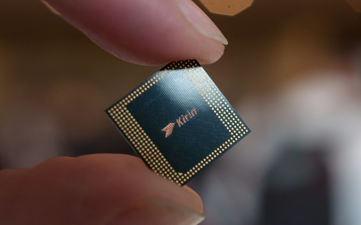 耗时3年投入超3亿美元,华为发布新芯片麒麟980