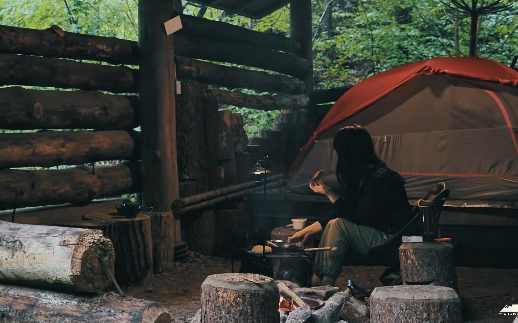 【治愈系露营】Solo Camp 单人露营,阴雨天在童话般的木屋露营哔哩哔哩bilibili