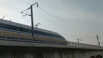 让检测都要待避的标杆车