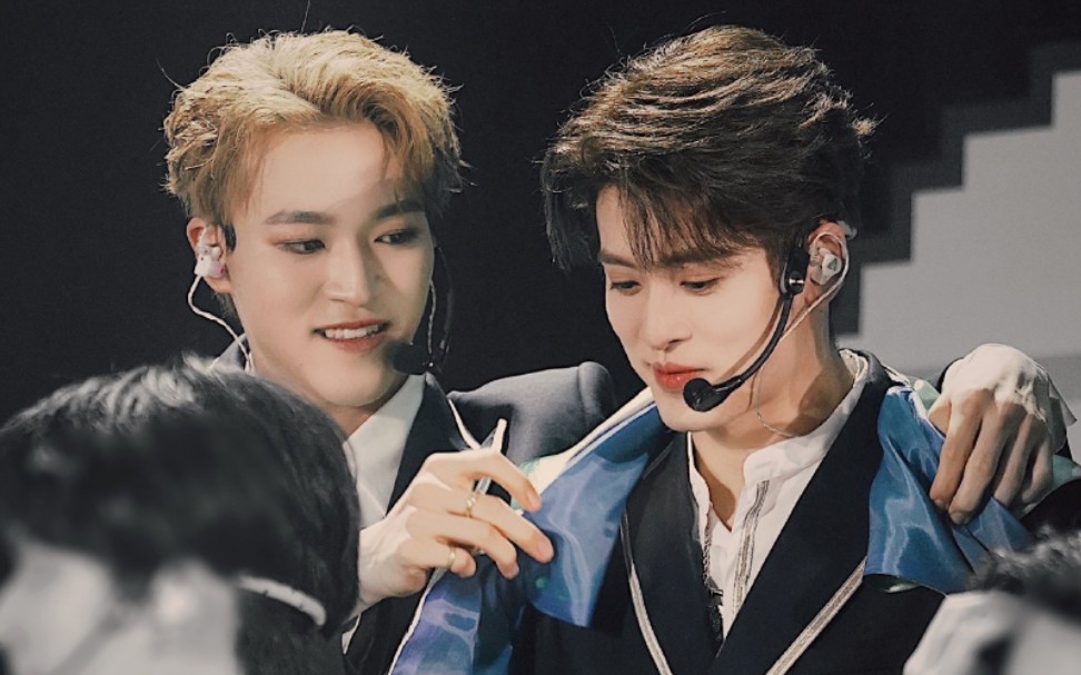 赞就丸了赞多x力丸黑科技跨年夜赞多给家人打电话力丸竟大胆示爱