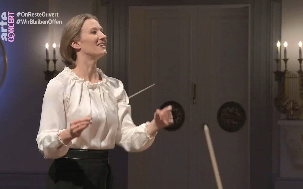 [图]Joana Mallwitz指挥柏林音乐厅管弦乐团 莫扎特《魔笛序曲》柴可夫斯基《第六交响曲“悲怆”》