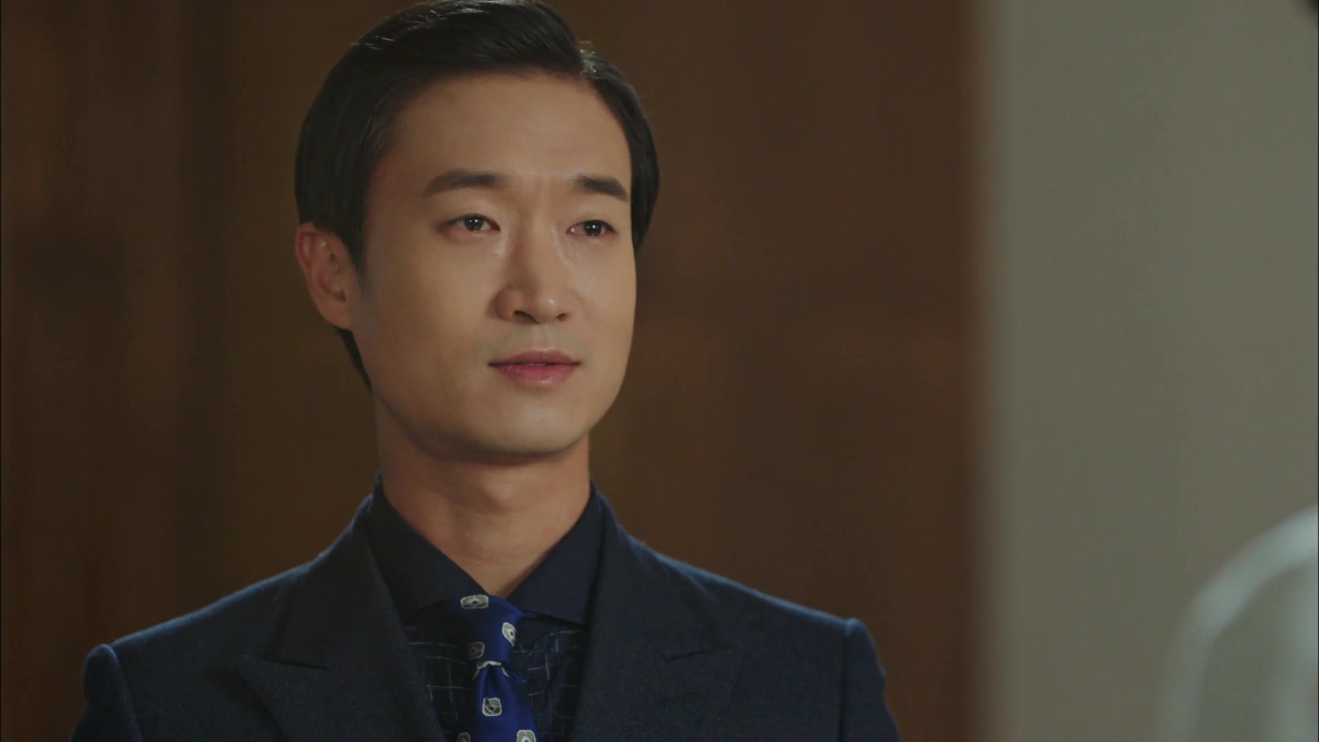 金信直接见了金秘书,就为了解决池恩倬存折的事,还是金秘书有手段啊