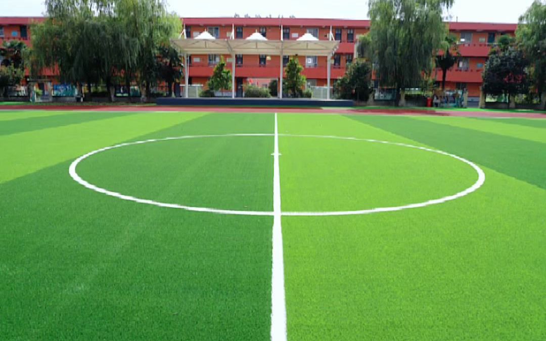 免填充人造草坪,新一代校园运动场地足球草坪!