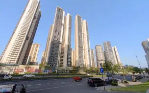 Video herunterladen: 实拍广西二线城市，南宁的真实城建，完全不输广东一线大城广州！