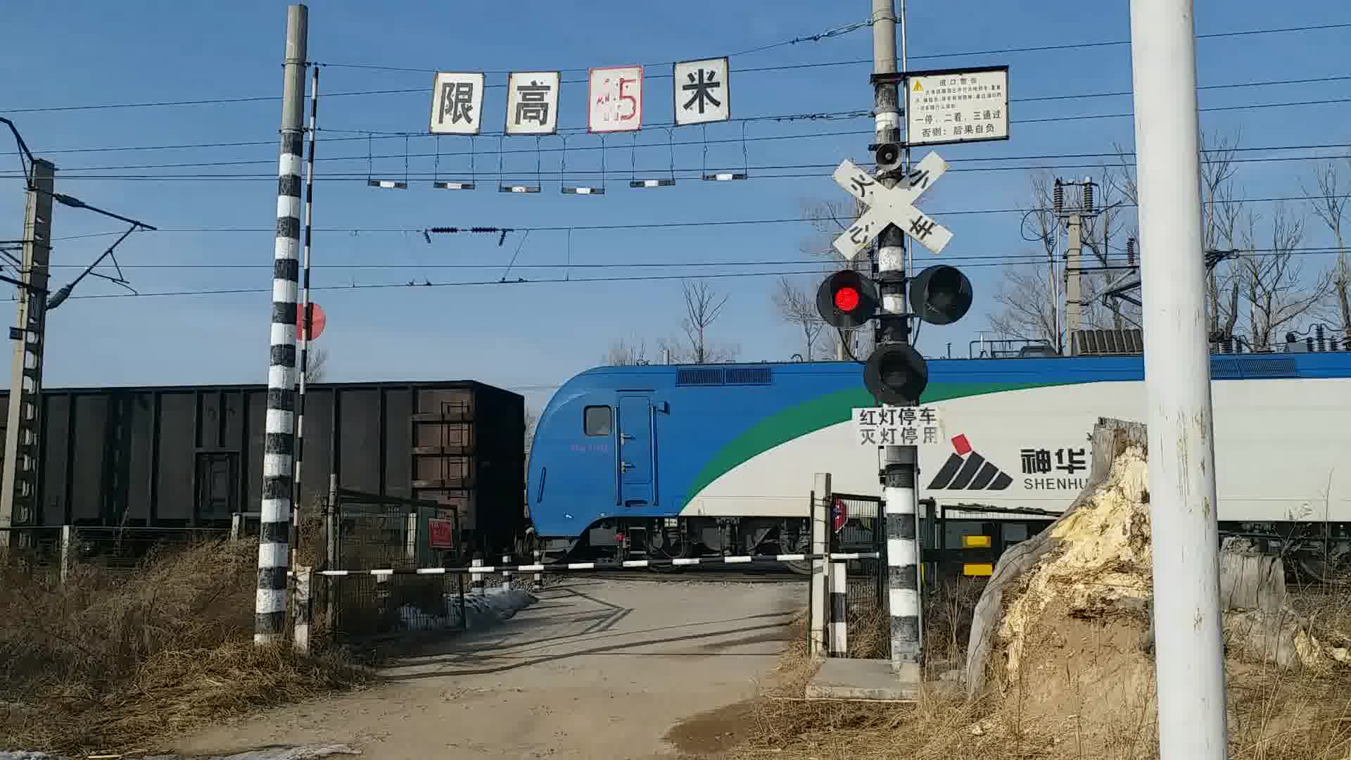 大准线樊家圐圙道口万吨列车通过_哔哩哔哩 (゜-゜)つロ 干杯~-bili