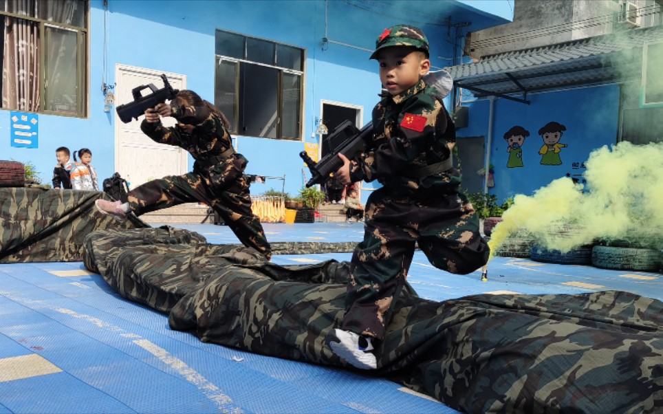 [图]特战先锋，我是小小兵！拒绝娘炮文化，从娃娃抓起！