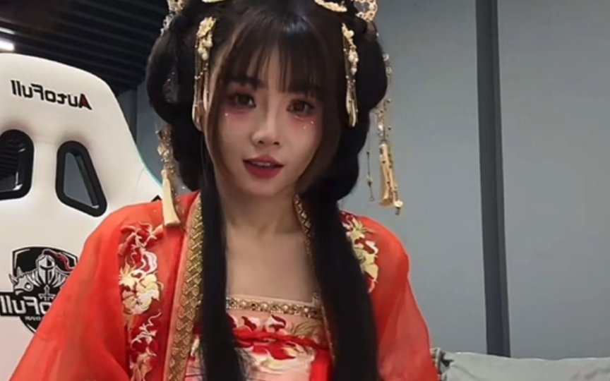 妖妃赤小兔给大家带来西安线下星际争霸2选手第一视角 选手外设曝光