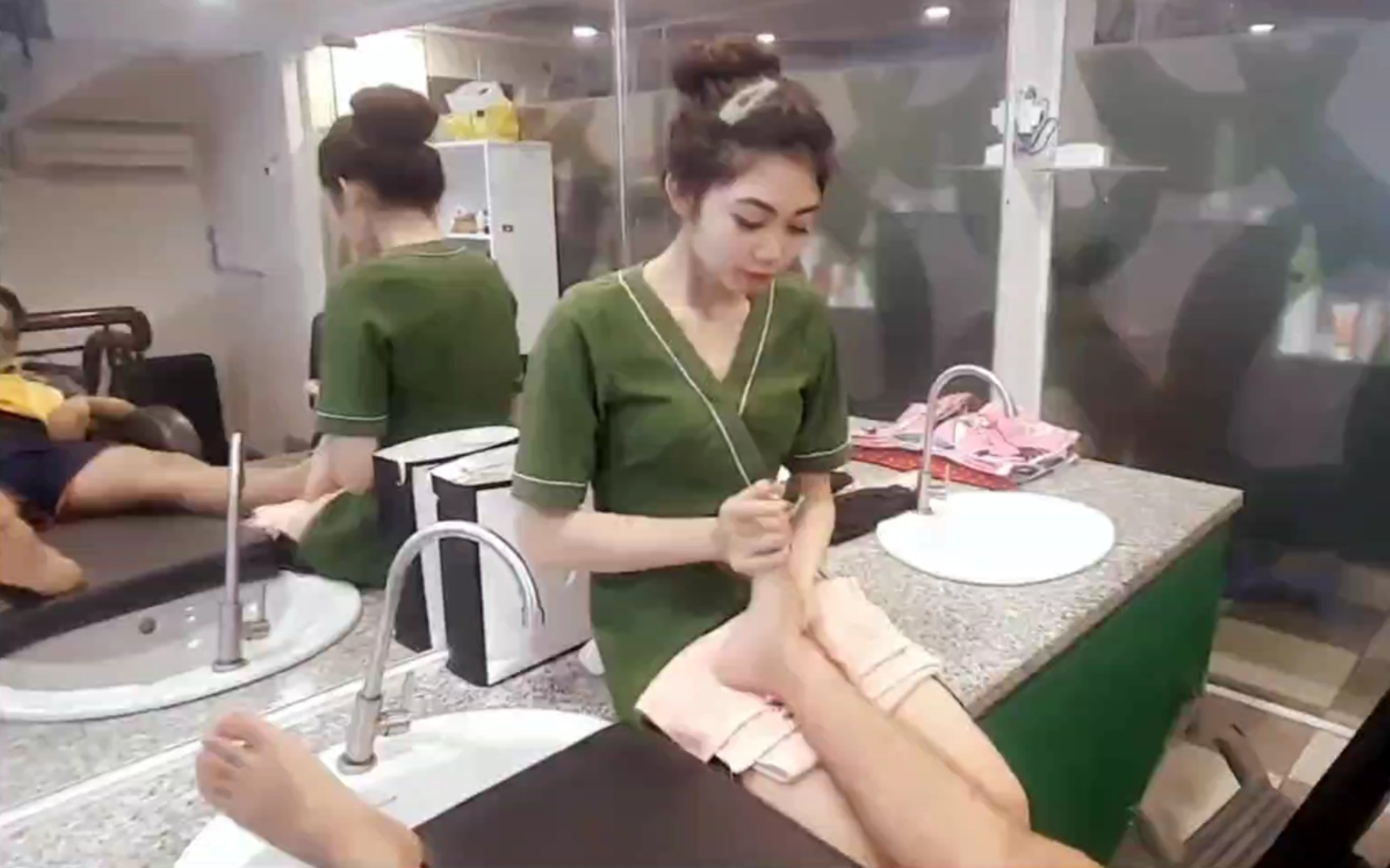 越南按摩遇到女朋友般的越南美女按摩师