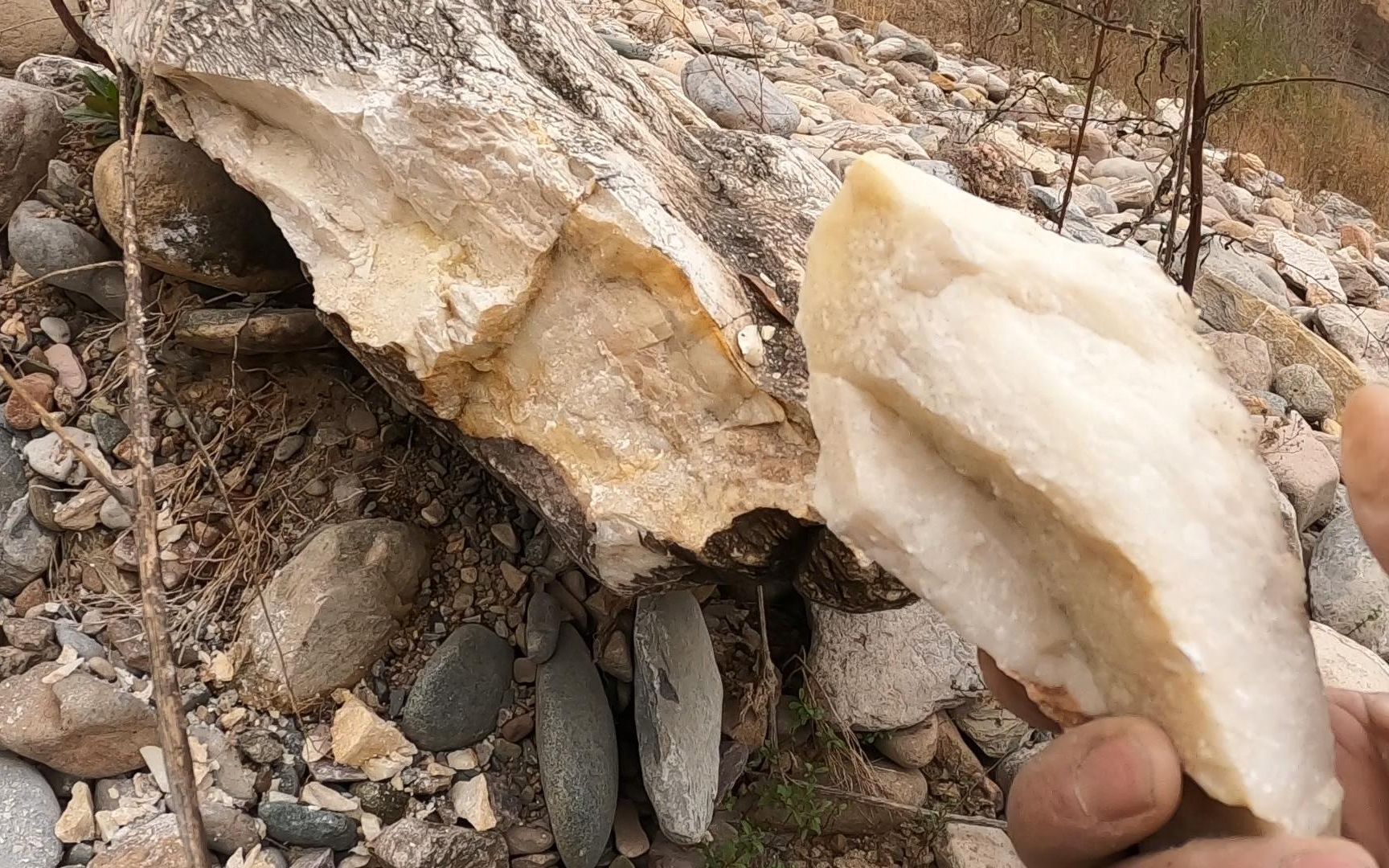 找到太白山玉石,脚下全是玉,玉山捡石头了