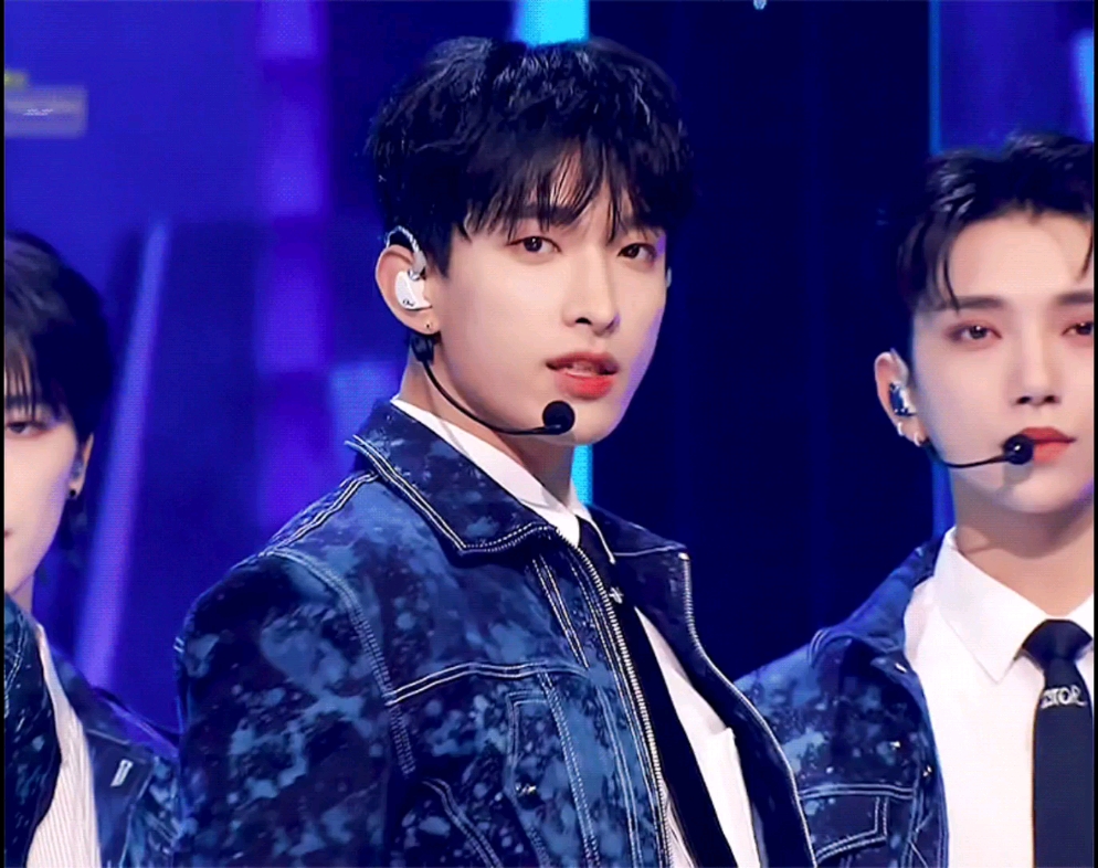 seventeen dk李硕珉 大主唱你唱歌为啥这么好!看!