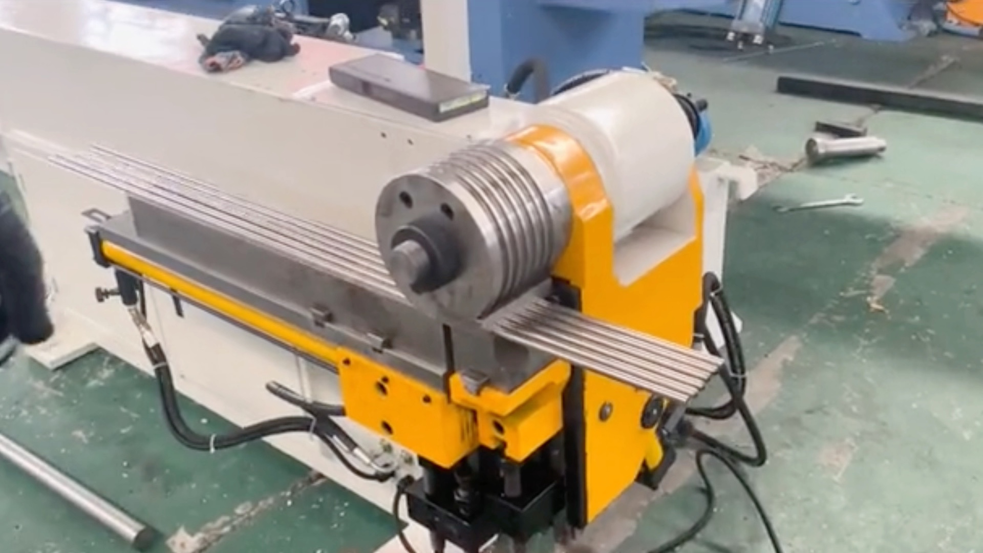 数控弯管机,立式弯曲多根圆管u型一次成型数控折弯机