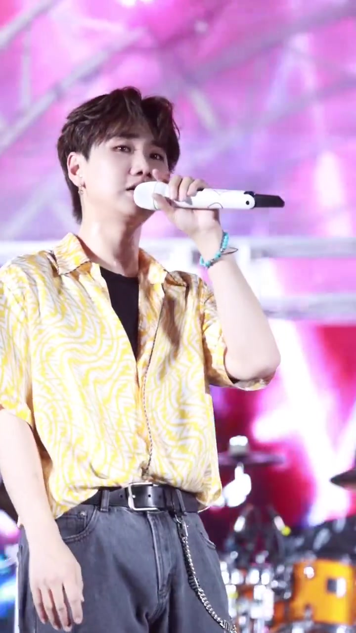 汪苏泷忘词三寻宝藏的快乐男孩汪苏泷完整版视频好可爱不记得歌词的