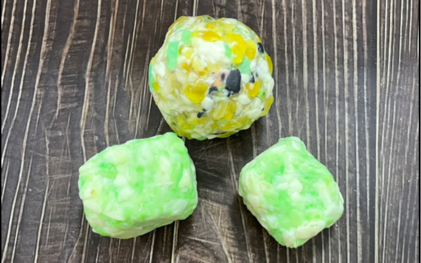 原创三块大融皂太大了没晒干半软皂