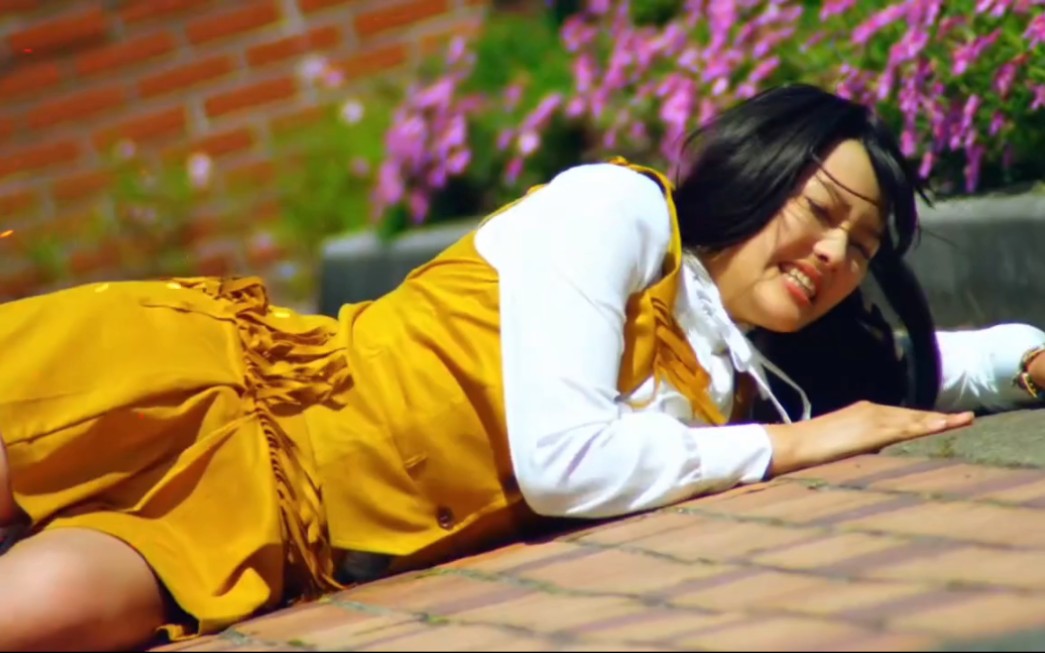 宇宙刑事next黄衣女战士片段1