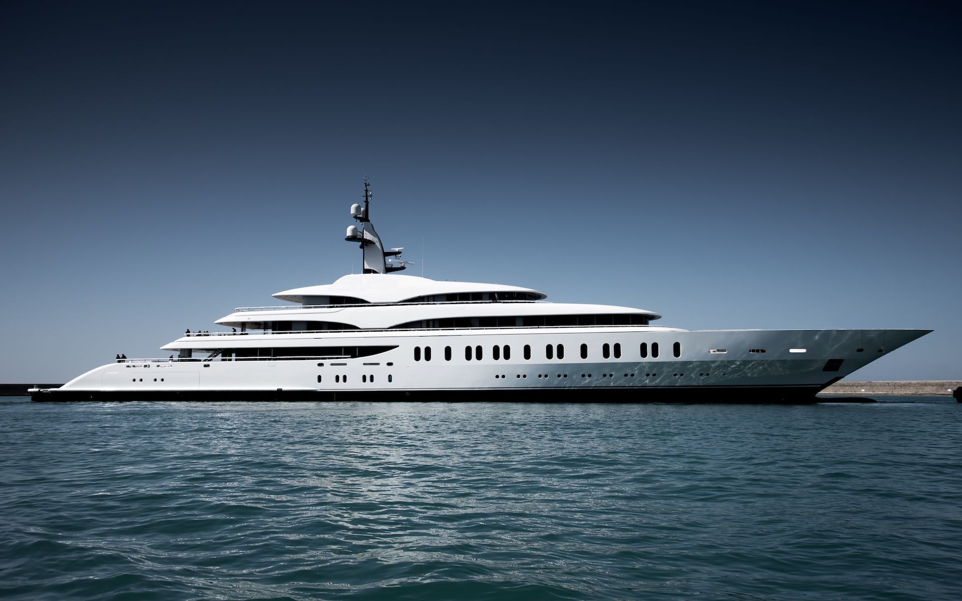 帕克2亿美元的新玩具-意大利benetti 108m (354) ije号超级游艇