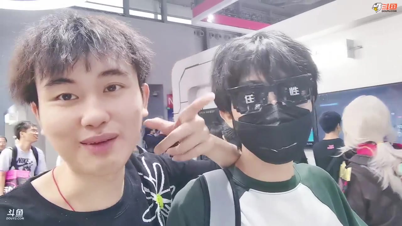 7.29杭州lgd大鹅伪装_ 跟许诺在cj玩!