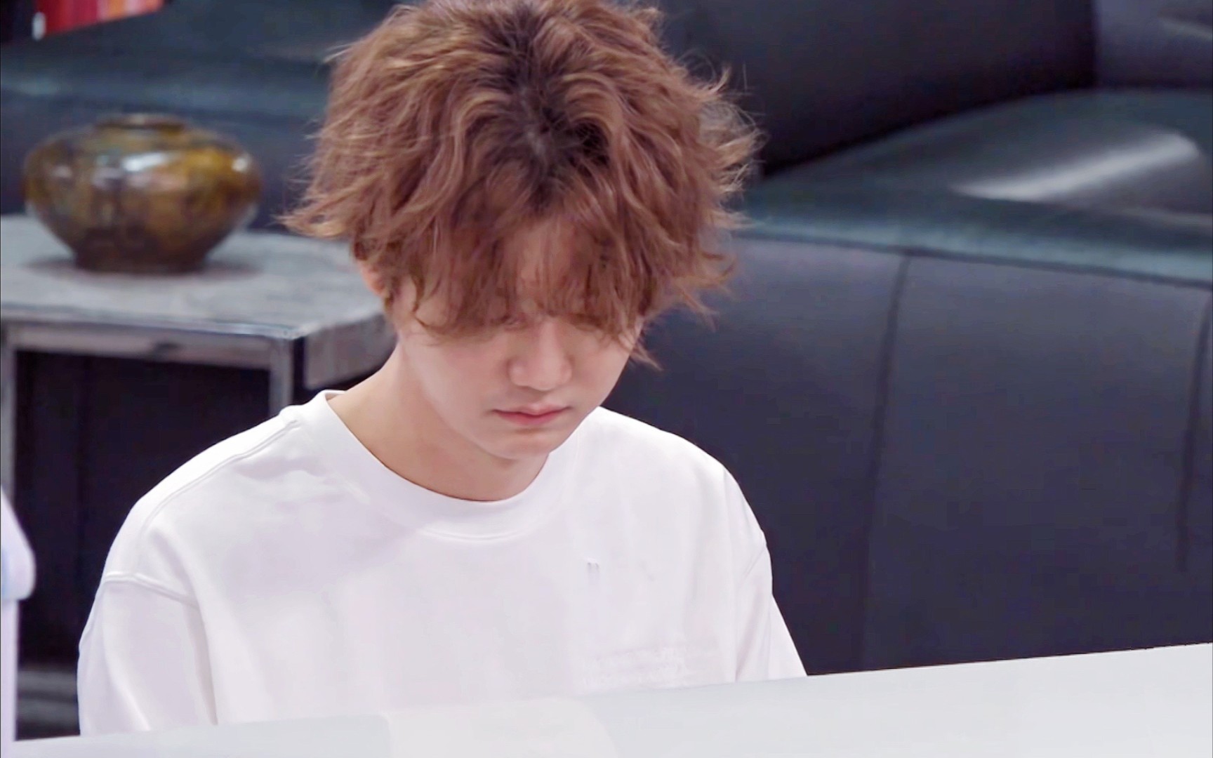 【五哈/鹿晗弹钢琴未播花絮】宝宝弹钢琴,就脸上这怨念,我就看了亿遍