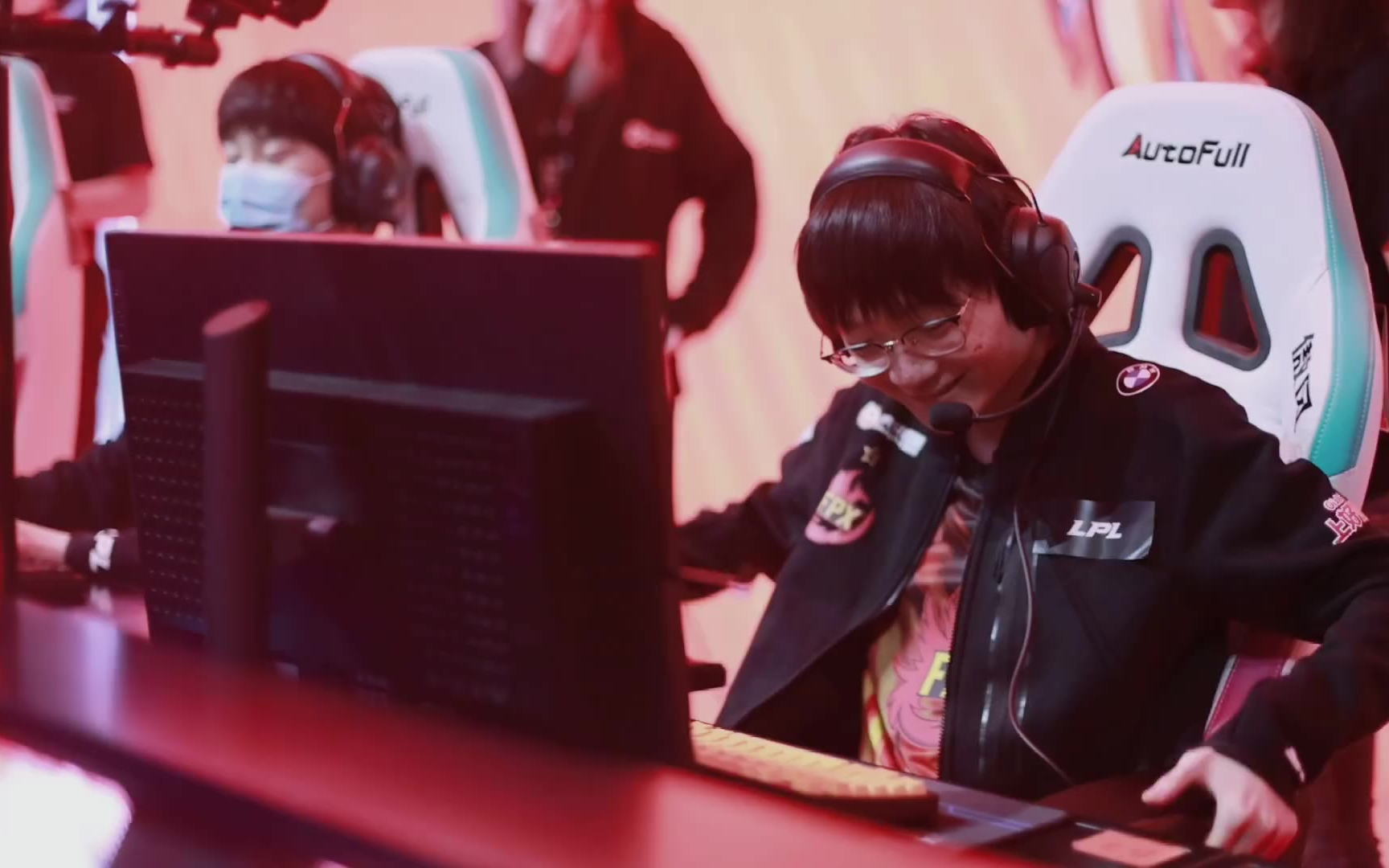 【赛前调试】fpx-小天终于调好了电竞椅_哔哩哔哩 (゜-゜)つロ 干杯