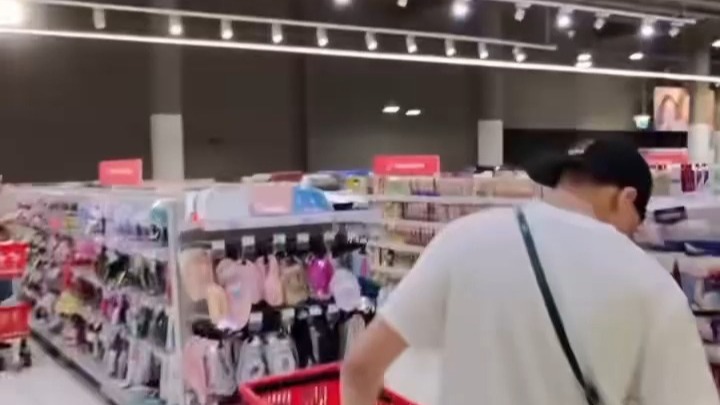 在陌生人身边重复音效???