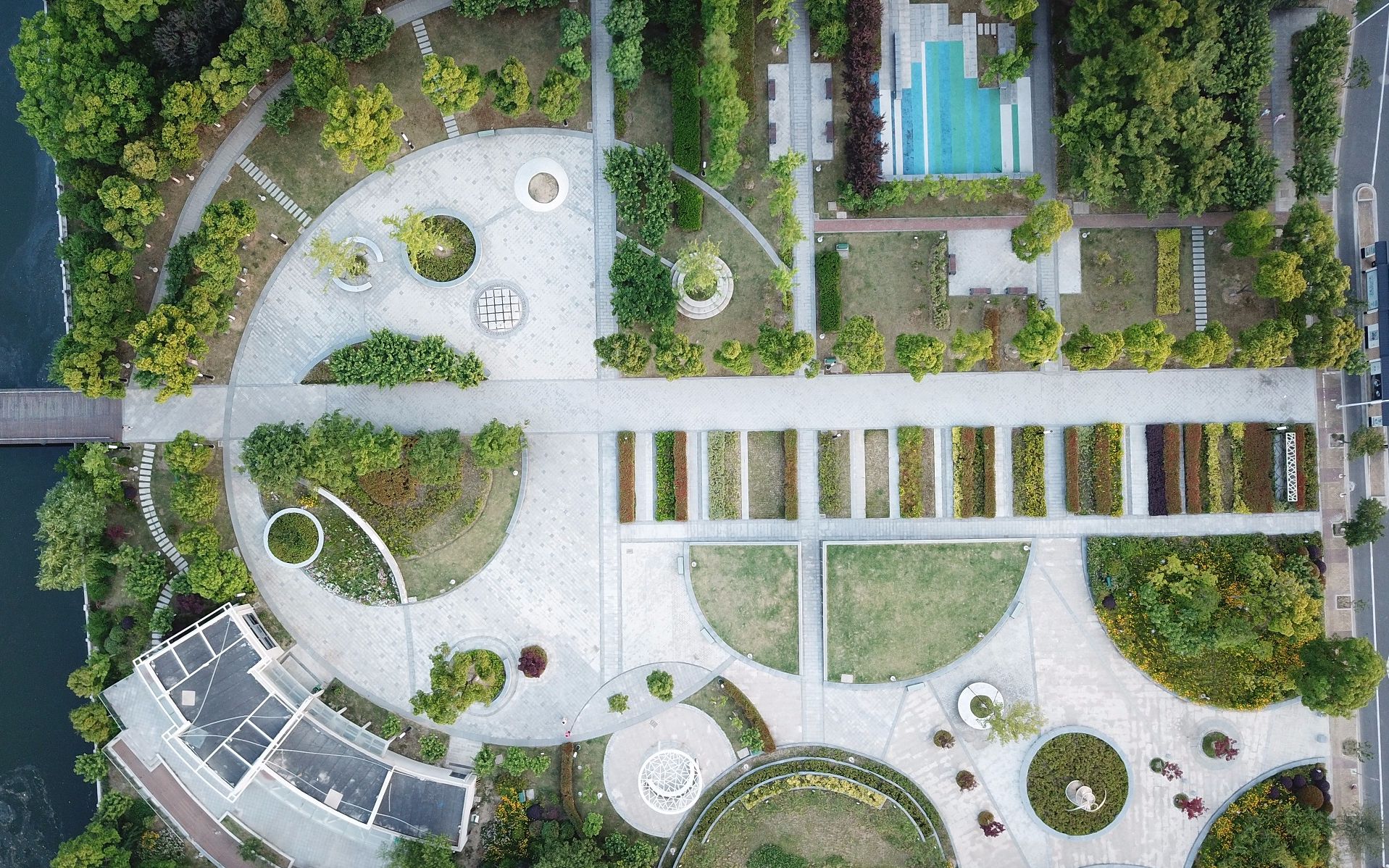 黑夜与白昼——苏州某微型公园