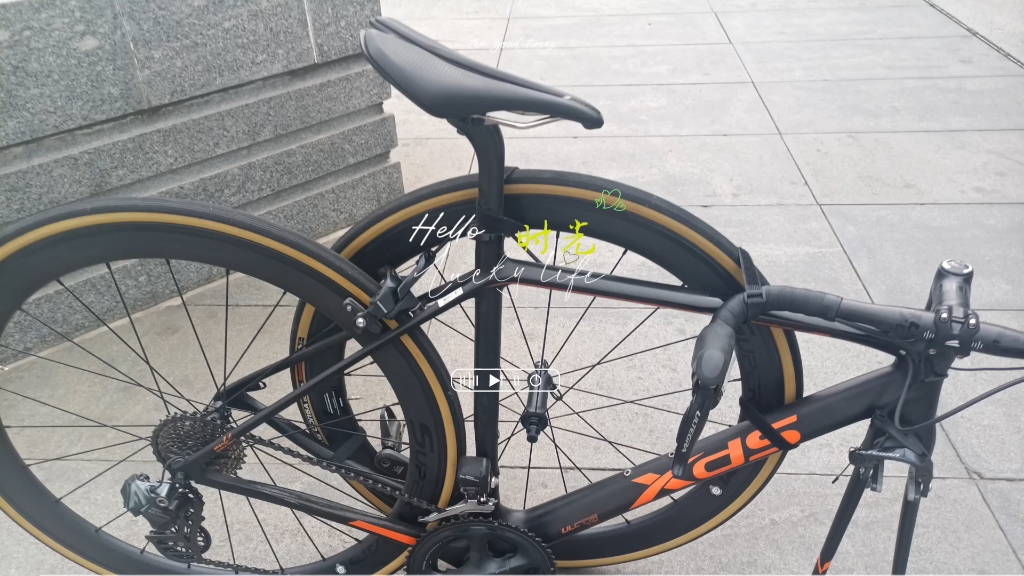 看看自行车如何上高铁(喜德盛rt800