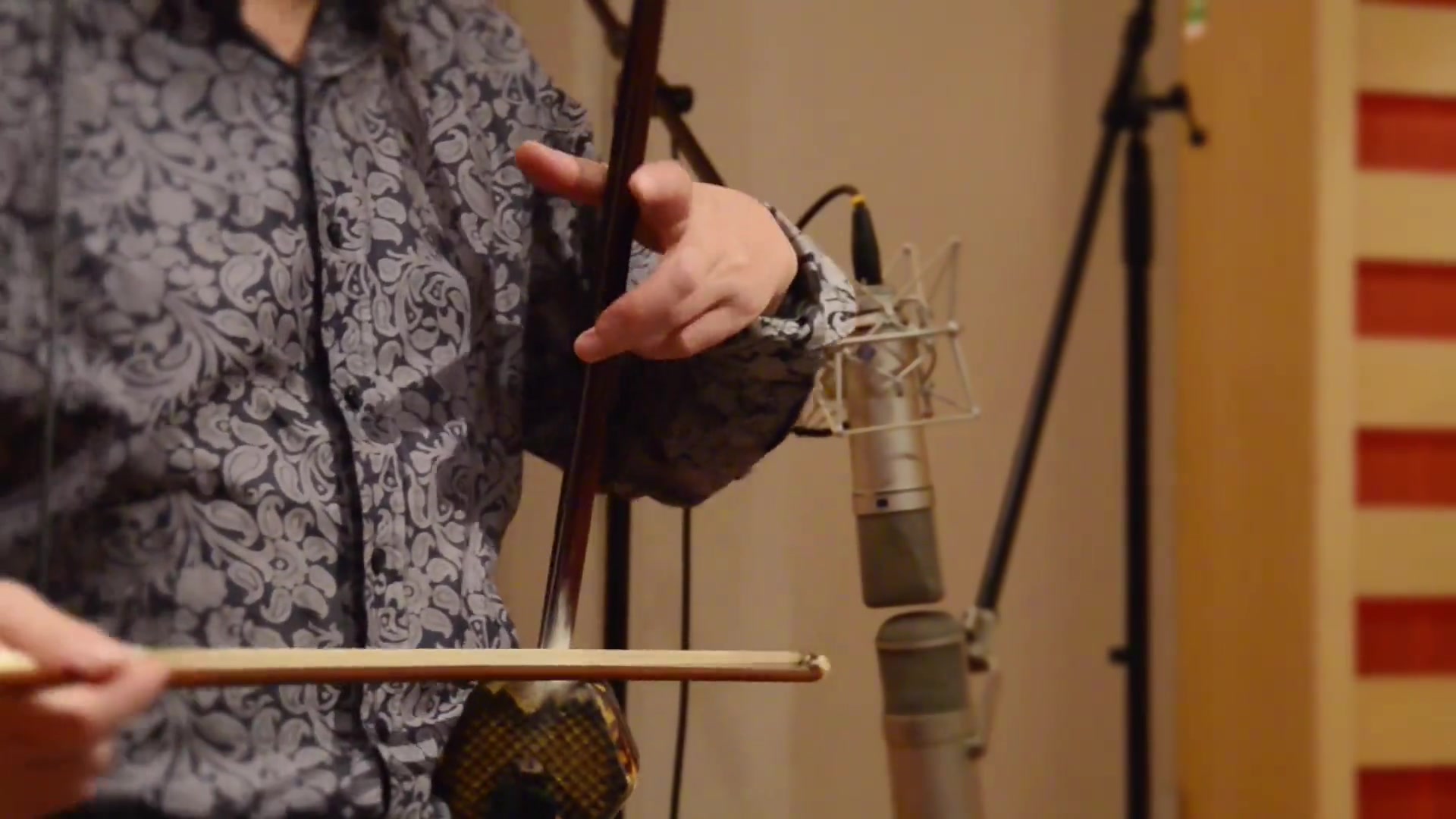 春语词创作源自于清龚自珍所著己亥杂诗其五由著名歌唱家朱桦演唱