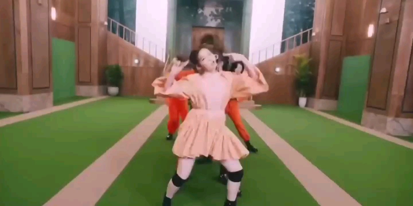 老师,我要学跳舞#虞书欣爱你 #lolita穿搭 #lolita变装 哭着爱你 舞蹈