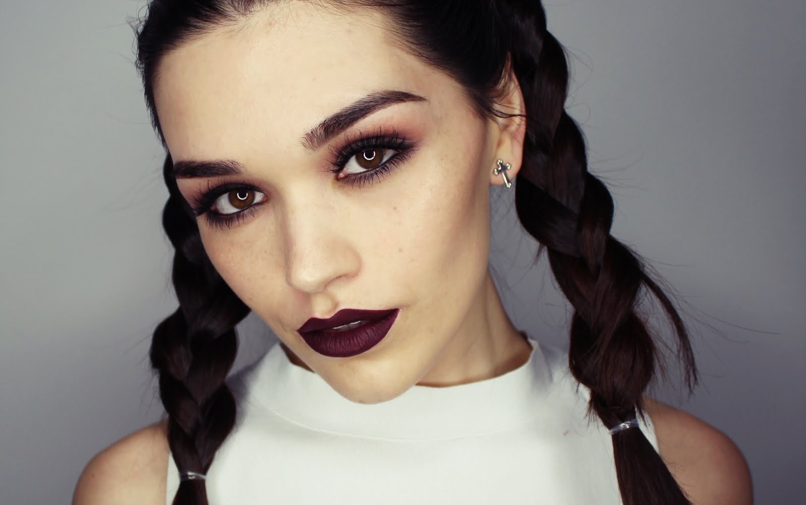 油管搬运 easyneon|摩登垃圾摇滚妆容教程