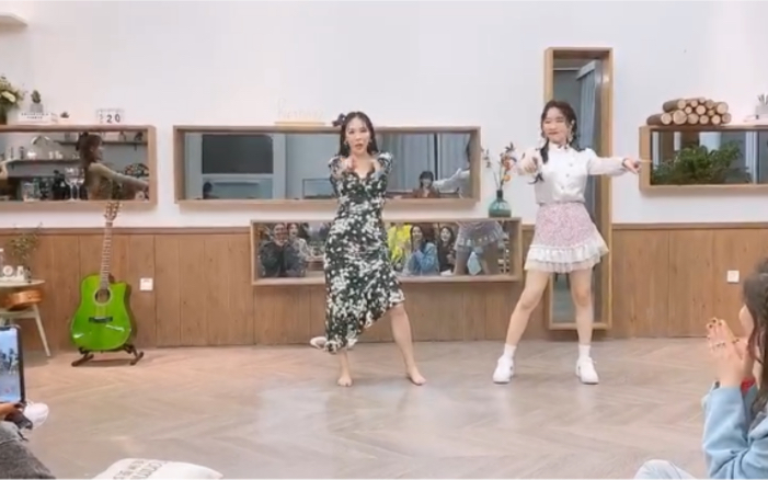 Miss A 合体 孟佳王霏霏跳bad girl good girl-JIA孟佳-JIA孟佳-哔哩哔哩视频