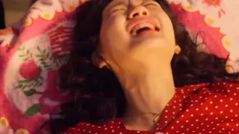 女人羊水破了还在三轮上，颠一下就生娃，街坊邻居全看傻《家里家外2》