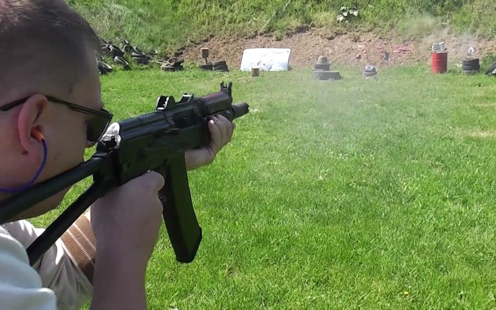 aks74u短突击步枪全自动射击