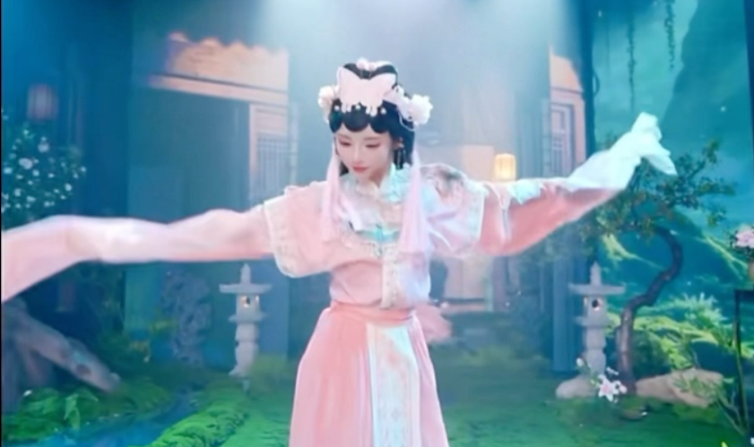 花旦水袖舞《青花瓷》