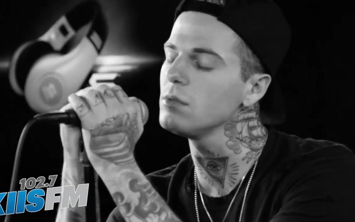 [图]The Neighbourhood - Sweater weather (LIVE) KIIS FM