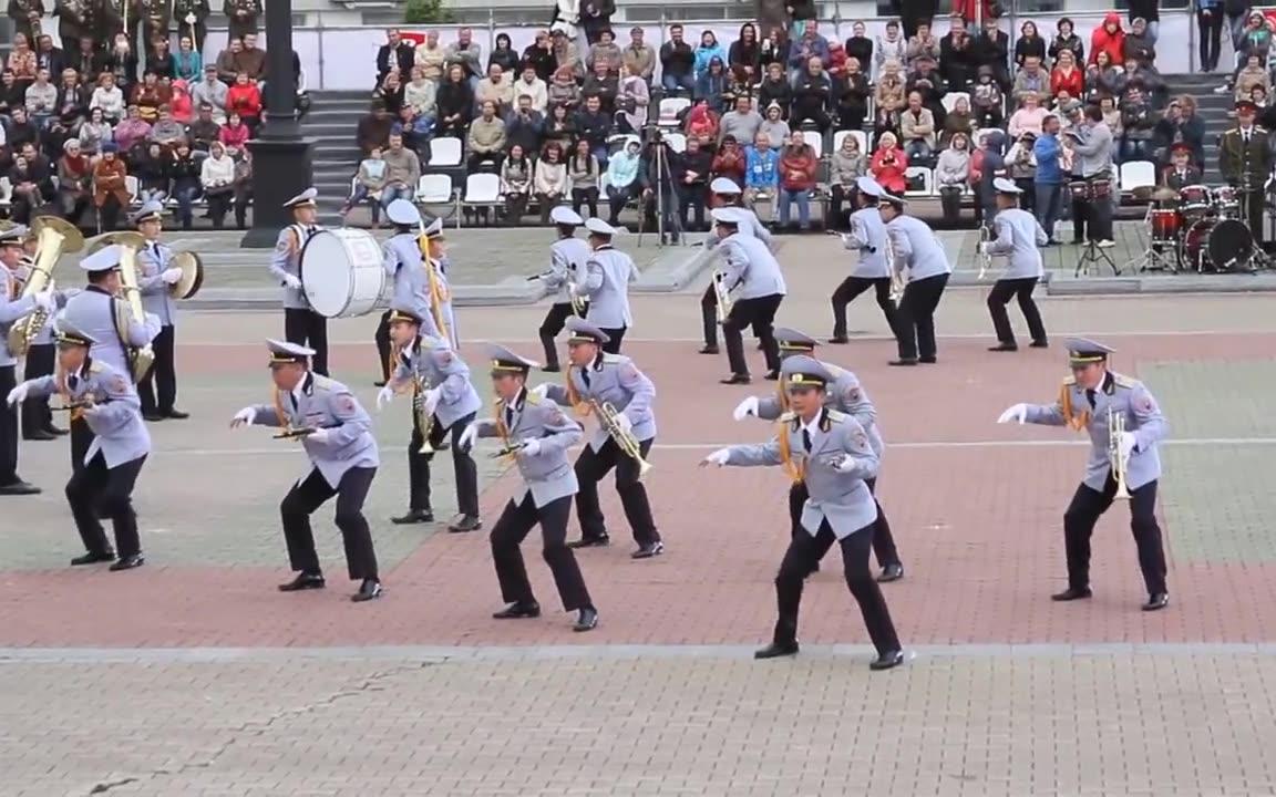 [图]俄罗斯远东阿穆尔河（黑龙江）地区的军乐节蒙古乐队