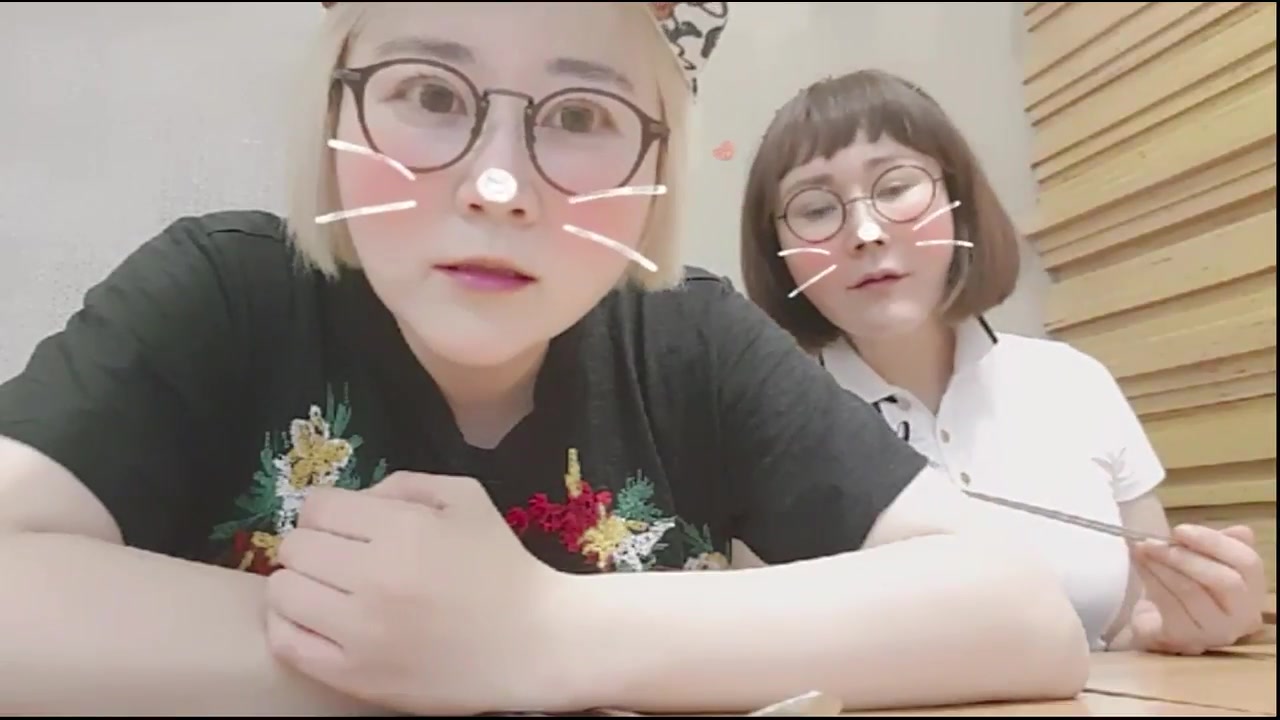 【韩国吃播】爱凤(和妈妈)吃海鲜豆腐汤(外景)