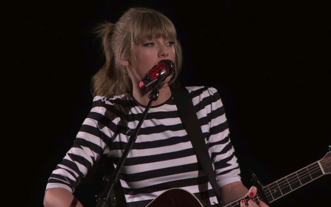 [图]【4k合集】Taylor Swift +黄老板- 《Everything Has Changed 》RED 巡演阿灵顿站2013