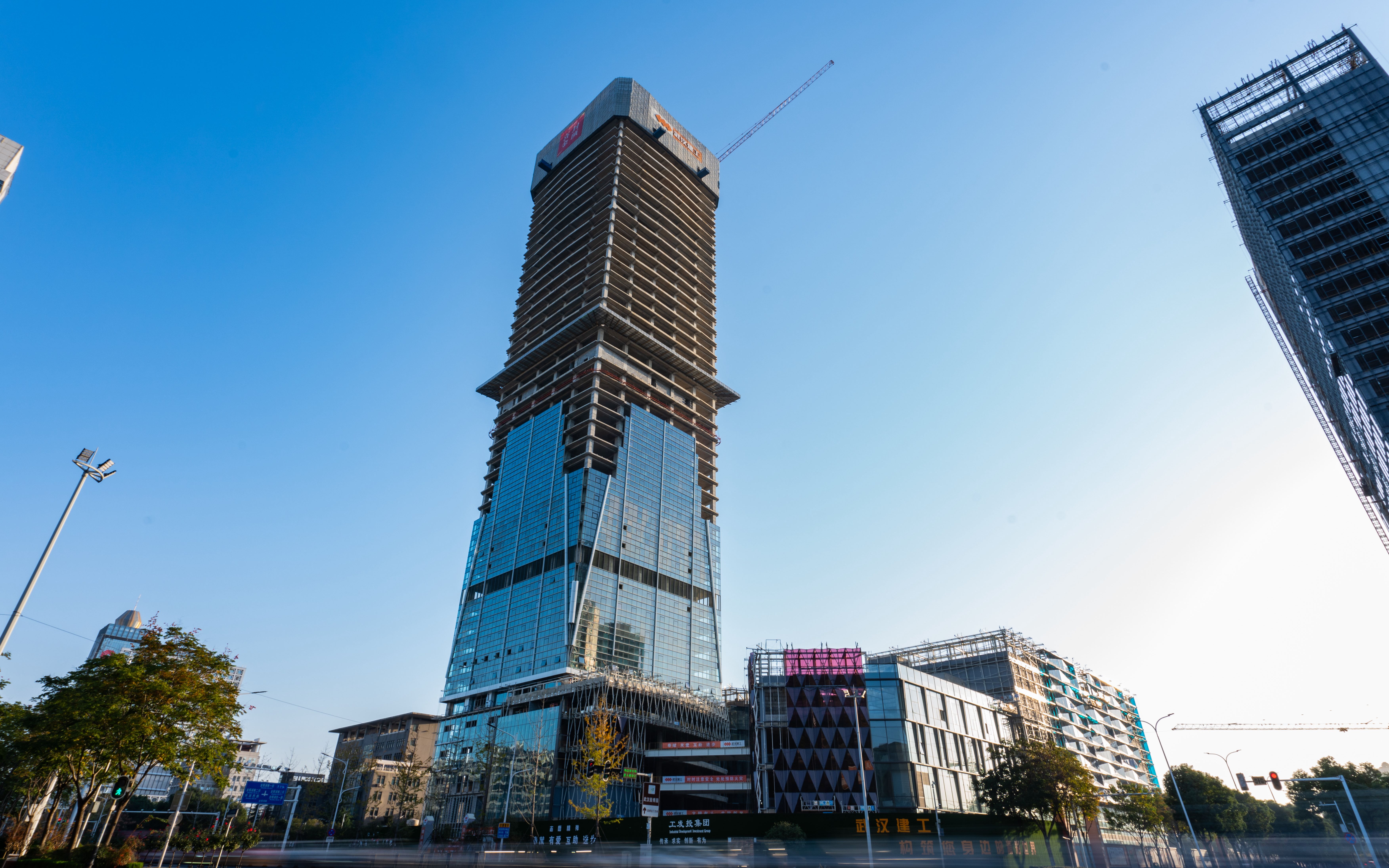 金银湖大厦建设项目全钢附着式升降脚手架_哔哩哔哩 (゜-゜)つロ 干杯