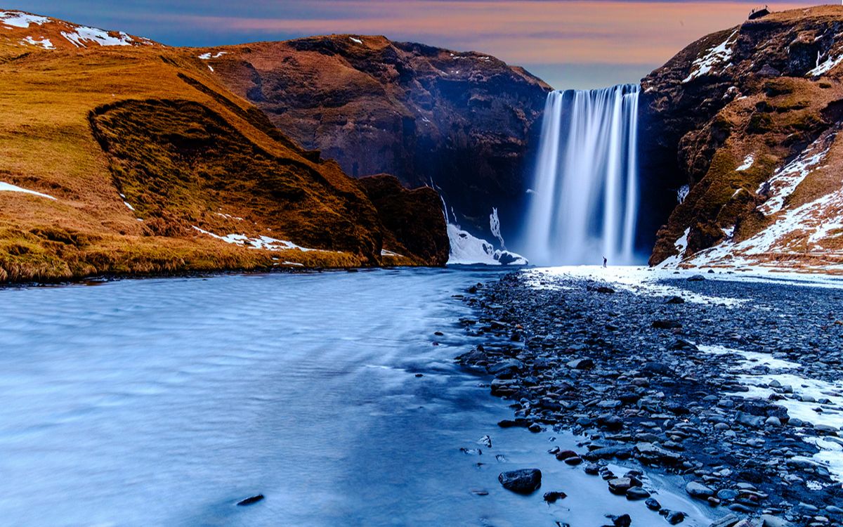 【河出伏流,一泻汪洋】