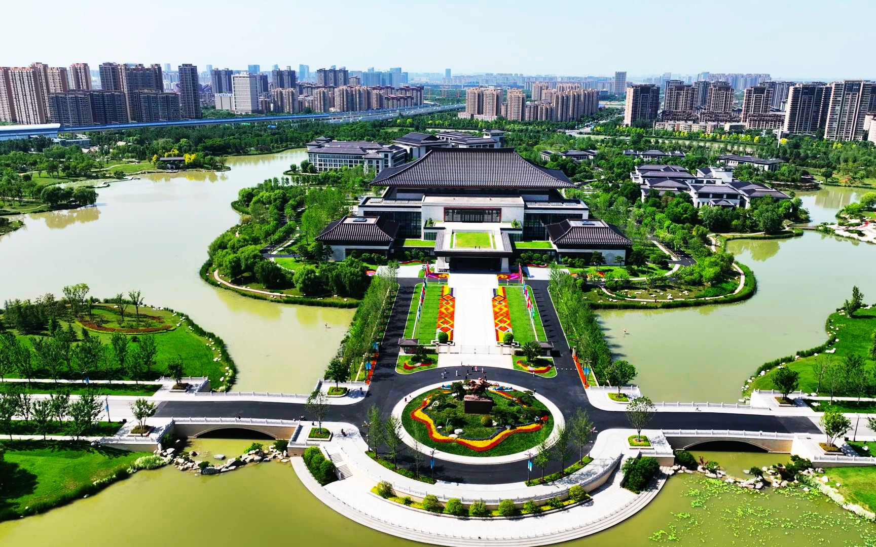 航拍西安国际会议中心,中国—中亚峰会为何在西安?为何在浐灞?
