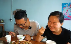 Tải video: 侄儿过生日，做一桌美味饭菜，家人围坐聊天吃饭就是最幸福的生活