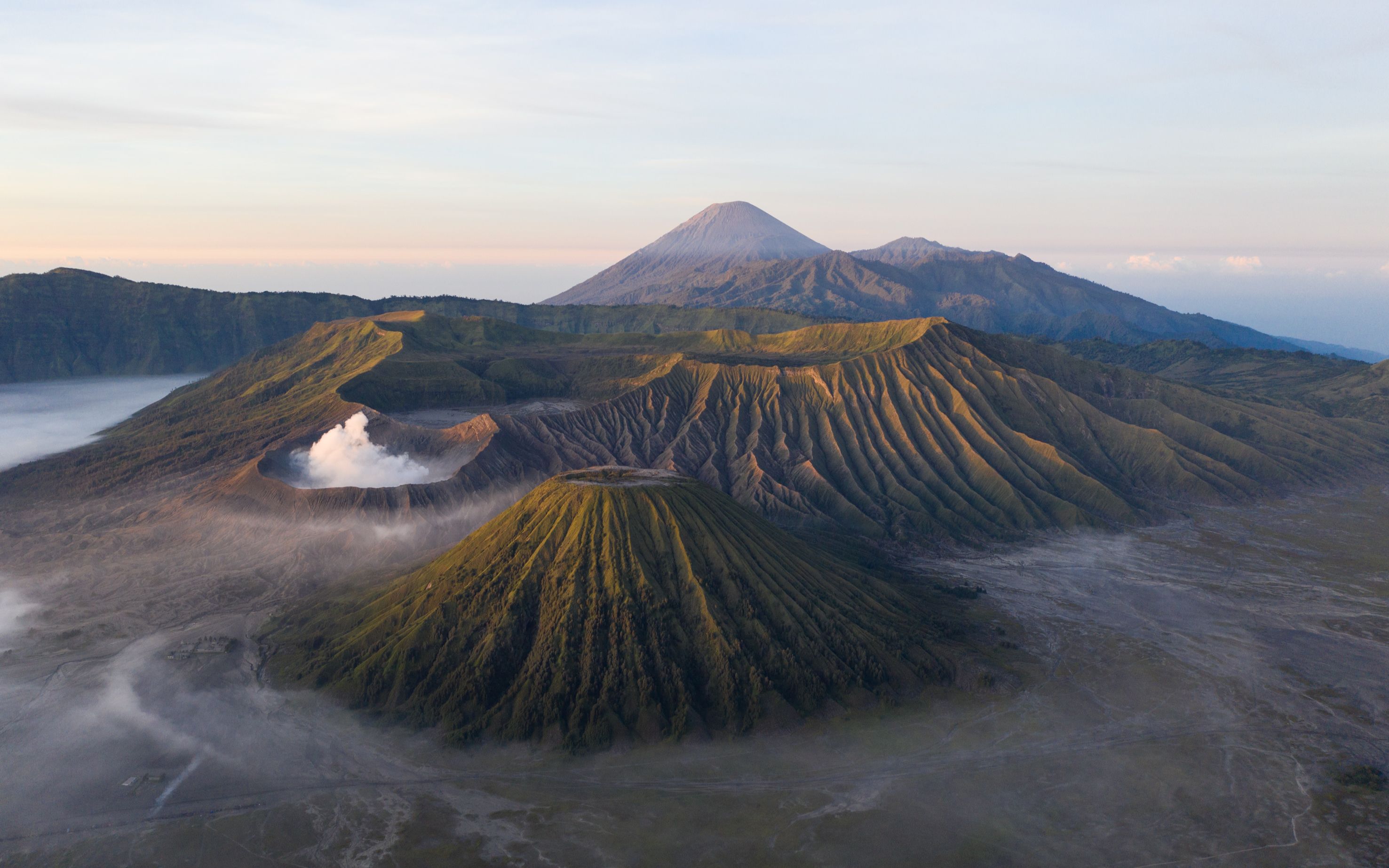 布罗莫火山航拍