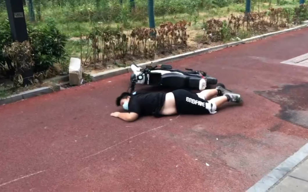 鬼火少年摔车合集!大快人心!