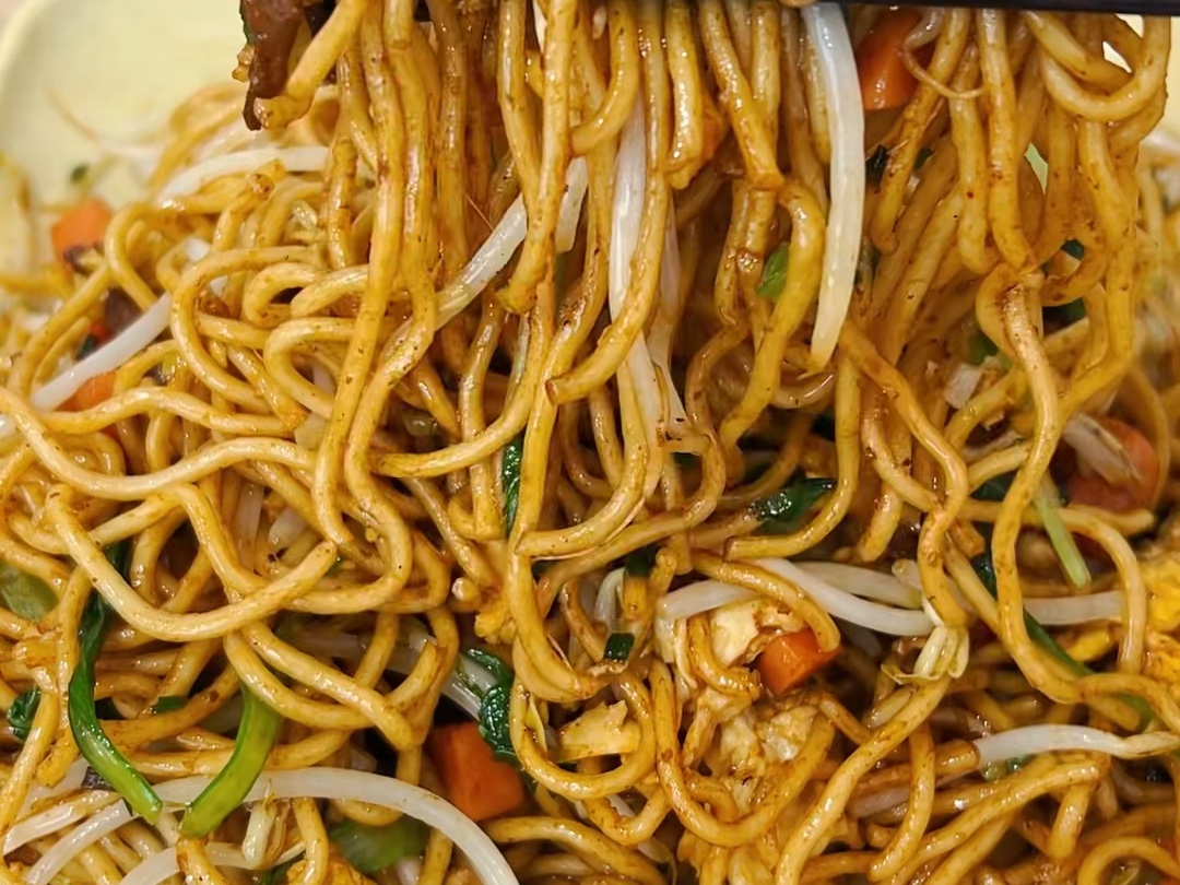 美食诱惑!香喷喷炒面来啦